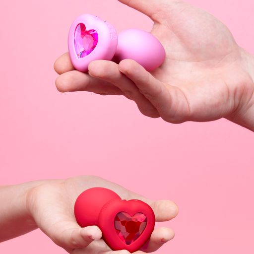 b-Vibe Vibrating Heart anal plug